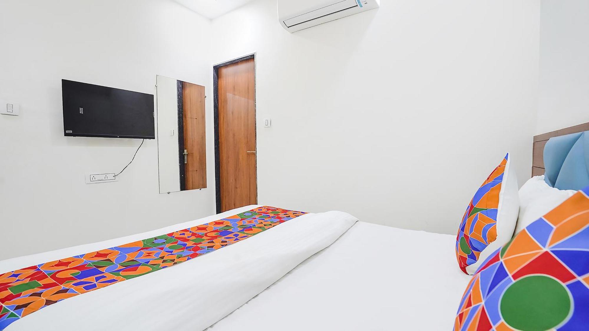 Fabhotel Vishala In アーメダバード エクステリア 写真
