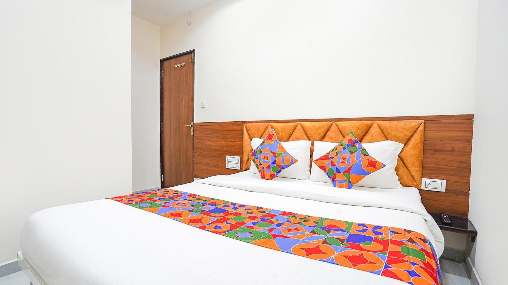 Fabhotel Vishala In アーメダバード エクステリア 写真
